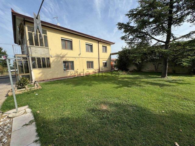 Villetta indipendente in vendita di 466 m²