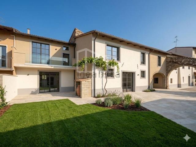 Villetta indipendente in vendita di 467 m² in Via Monte Pagano, 5