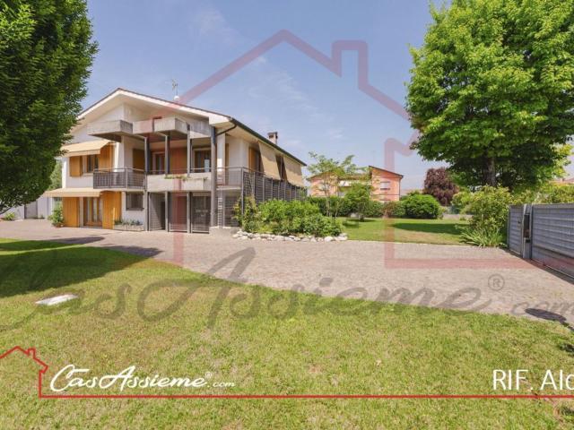 Villetta indipendente in vendita di 470 m²
