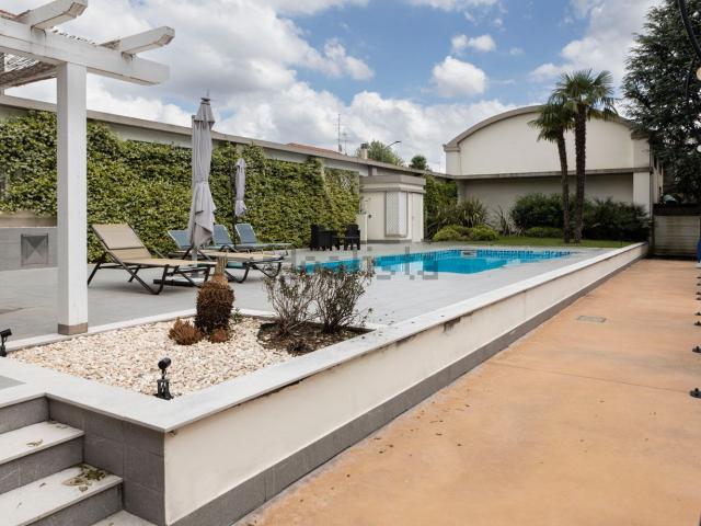 Villetta indipendente in vendita di 470 m² in Via Cardinale Federico Borromeo