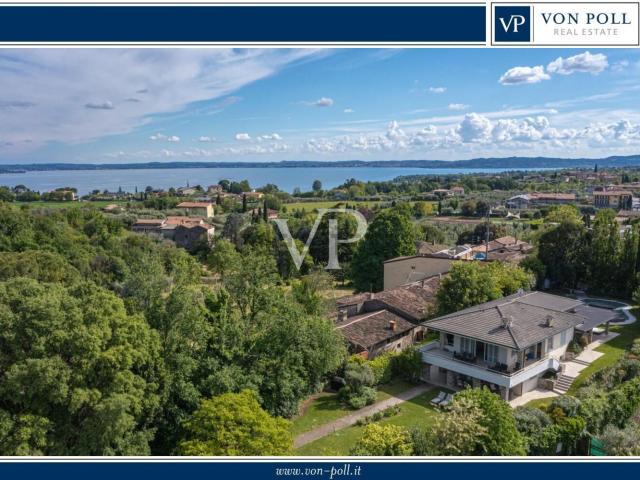 Villetta indipendente in vendita di 472 m² in Via dei Pradelli
