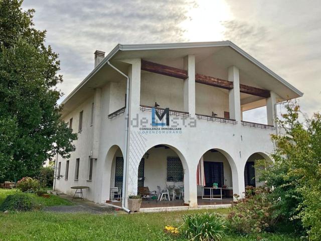 Villetta indipendente in vendita di 475 m²