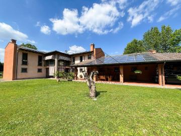 Villetta indipendente in vendita di 475 m² in Via delle Acquette