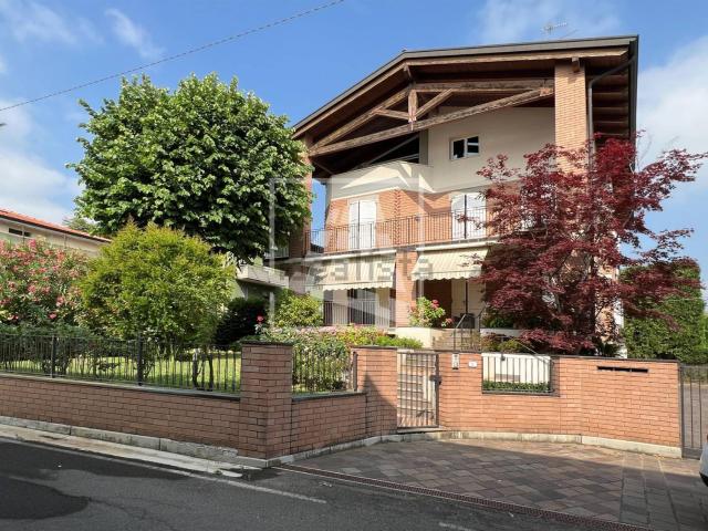 Villetta indipendente in vendita di 479 m² in Via Pozzo Piola, 1