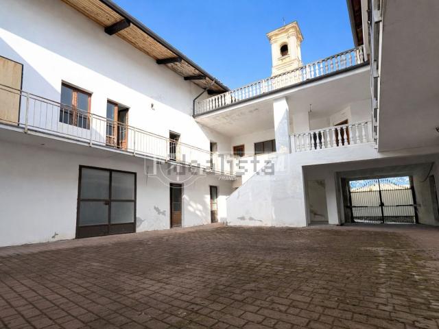 Villetta indipendente in vendita di 479 m² in Via Umberto I