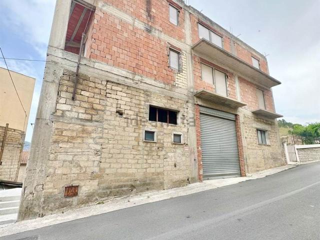 Villetta indipendente in vendita di 480 m²