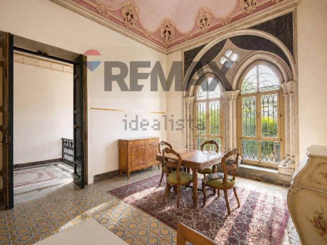 Villetta indipendente in vendita di 480 m² in Via Pennisi, 46