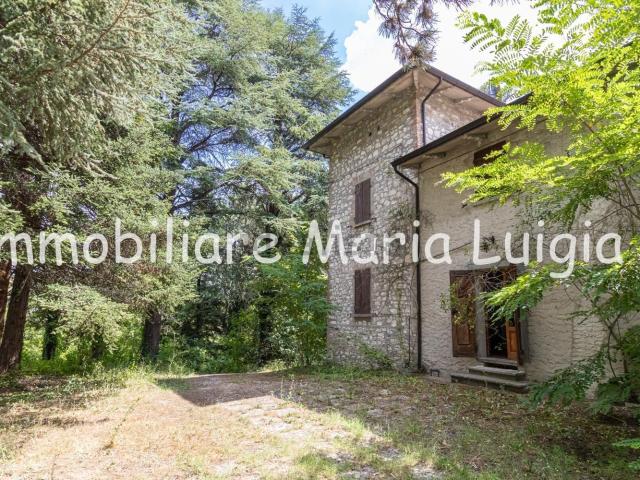 Villetta indipendente in vendita di 480 m² in Strada Casana