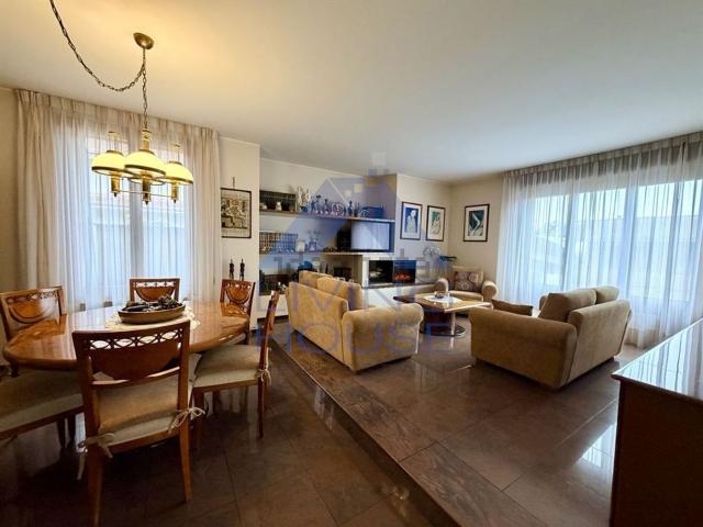 Villetta indipendente in vendita di 482 m² in Via Indipendenza, 8