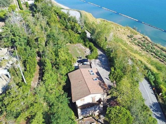 Villetta indipendente in vendita di 482 m² in Strada delle Rive di Fiorenzuola