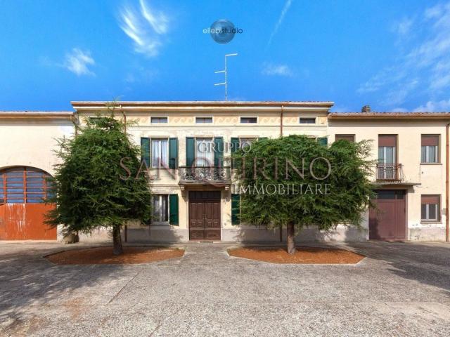 Villetta indipendente in vendita di 485 m² in Via Manzarola, 9