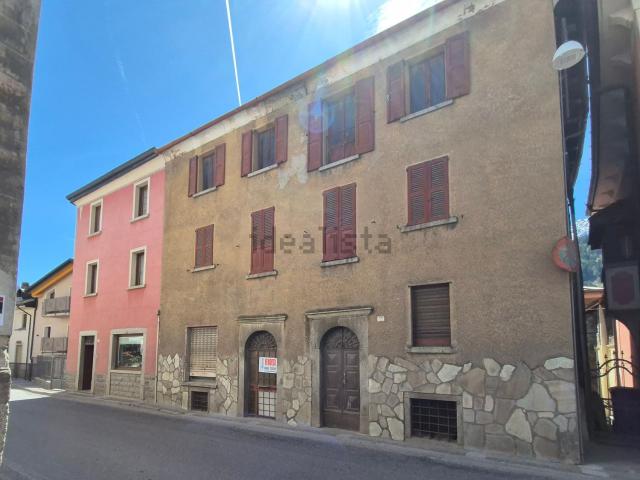 Villetta indipendente in vendita di 485 m² in Via Nazionale, 66