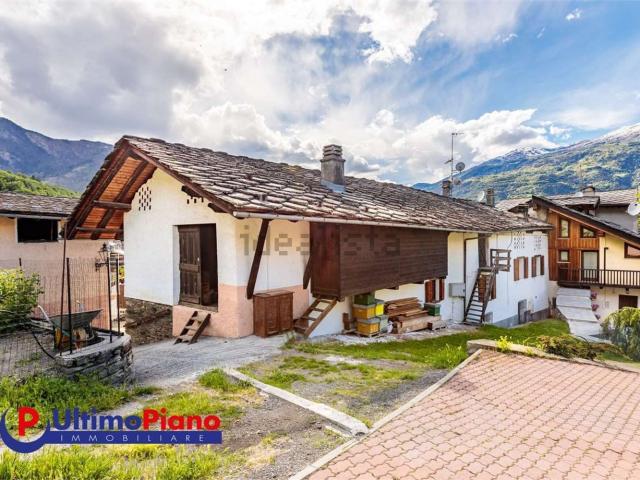 Villetta indipendente in vendita di 485 m² in Frazione Dialley, 27