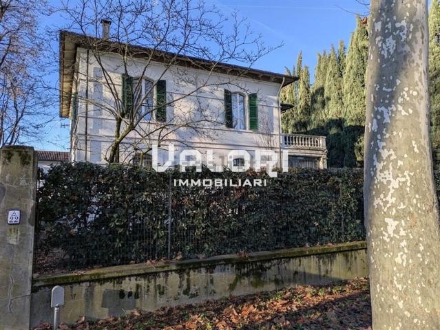 Villetta indipendente in vendita di 486 m² in Viale Stradone, 22