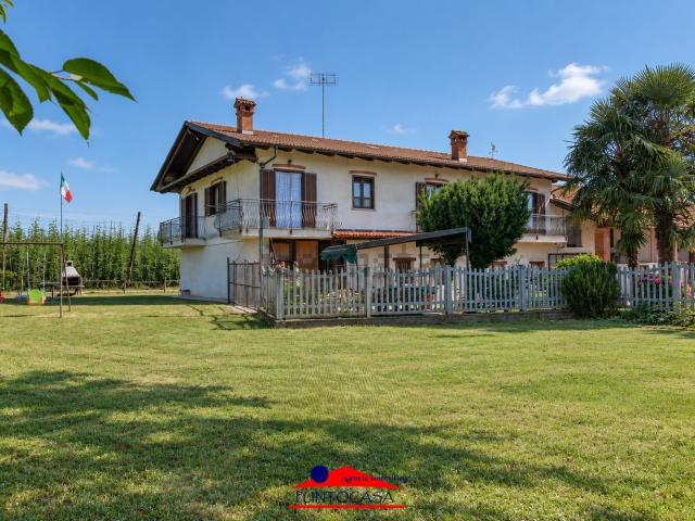 Villetta indipendente in vendita di 490 m² in Via Castelletto, 71