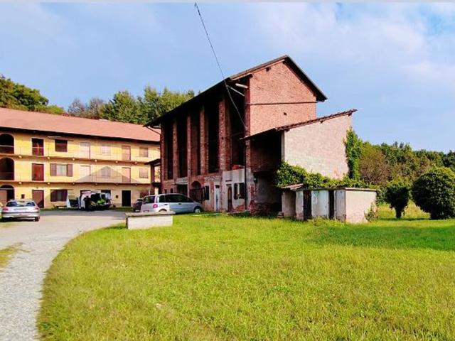 Villetta indipendente in vendita di 490 m² in Via Statale