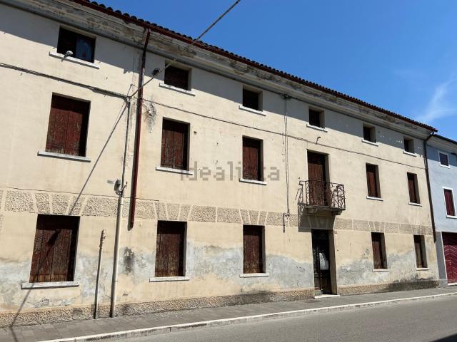 Villetta indipendente in vendita di 490 m² in Via Roma, 145