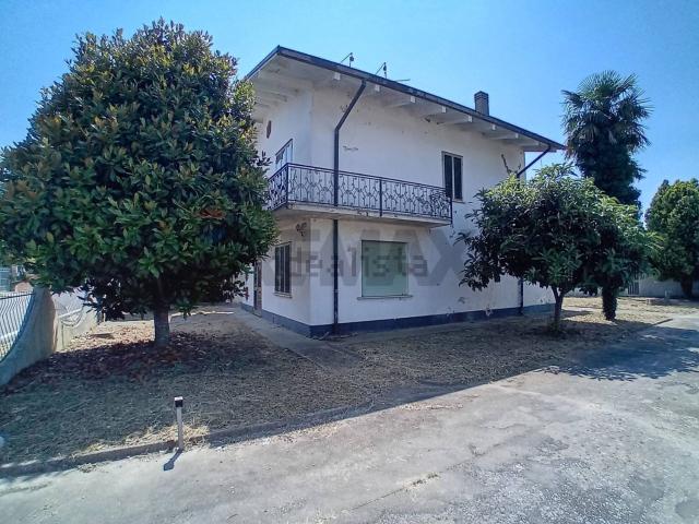 Villetta indipendente in vendita di 492 m²