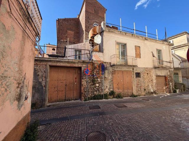 Villetta indipendente in vendita di 495 m² in Via Cavour, 21