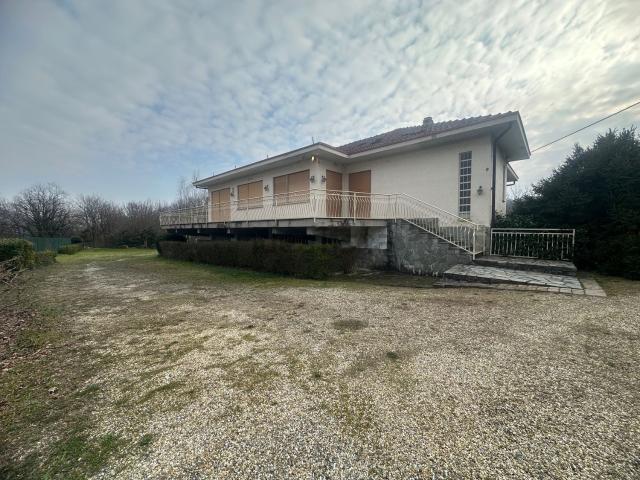 Villetta indipendente in vendita di 495 m² in Via Sacra di San Michele, 9