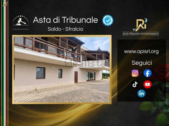 Villetta indipendente in vendita di 497 m² in Via Brecciarola