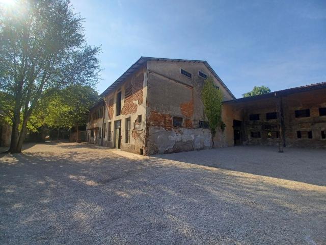 Villetta indipendente in vendita di 5000 m² in Via Varese, 1