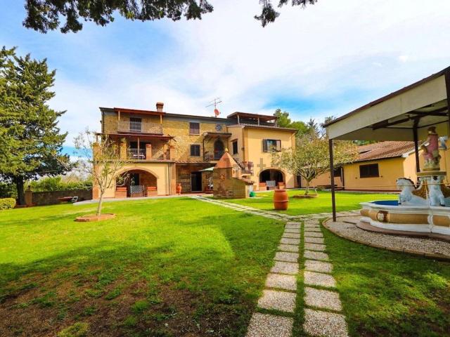 Villetta indipendente in vendita di 500 m²