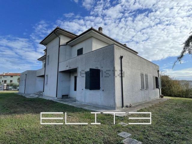 Villetta indipendente in vendita di 500 m²