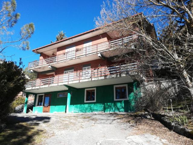 Villetta indipendente in vendita di 500 m² in Via Colle Rosso