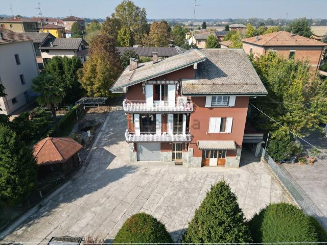 Villetta indipendente in vendita di 500 m² in Via A. Tedeschi