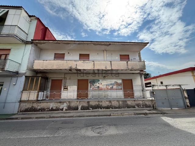Villetta indipendente in vendita di 500 m² in Via Alessandro Manzoni