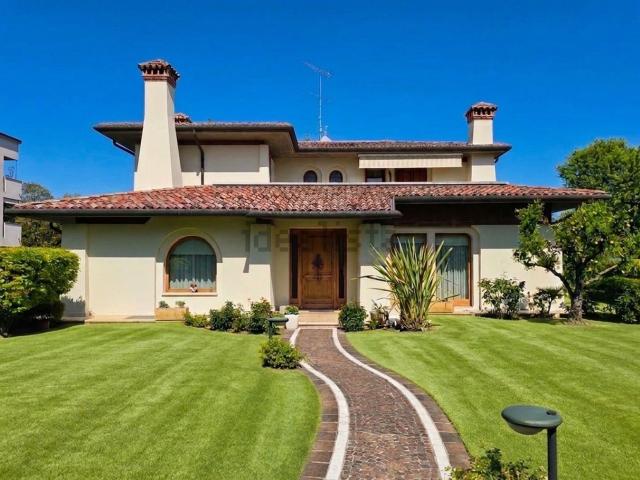 Villetta indipendente in vendita di 500 m² in Via Giuseppe Pantano