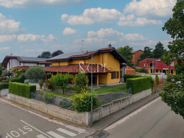 Villetta indipendente in vendita di 500 m² in Via Giuseppe Verdi, 31
