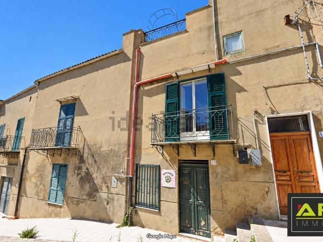 Villetta indipendente in vendita di 500 m² in Via Guglielmo Marconi
