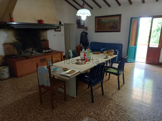 Villetta indipendente in vendita di 500 m² in Via Maremmana, 80