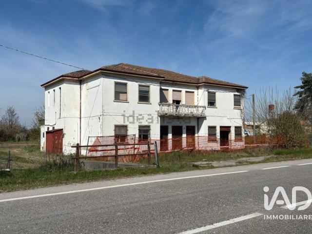 Villetta indipendente in vendita di 500 m² in Via Nazionale, 33