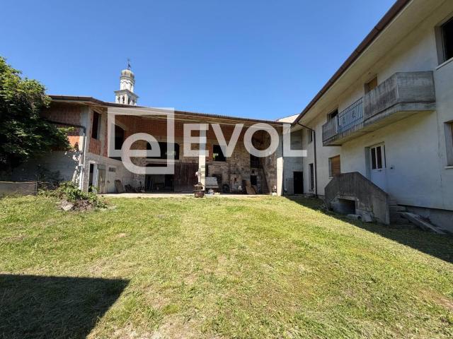 Villetta indipendente in vendita di 500 m² in Via Santissimi Cosma e Damiano, 17