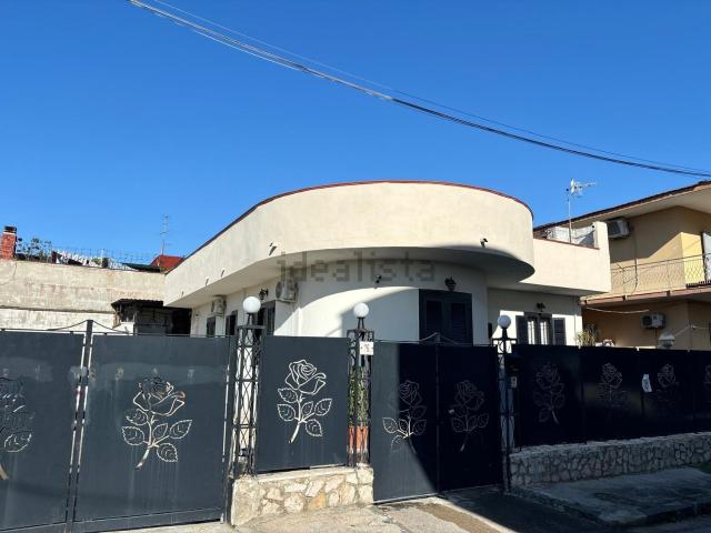 Villetta indipendente in vendita di 500 m² in Via Vanoni