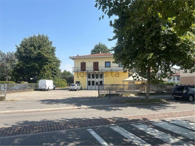 Villetta indipendente in vendita di 500 m² in Viale A. Locatelli, 101