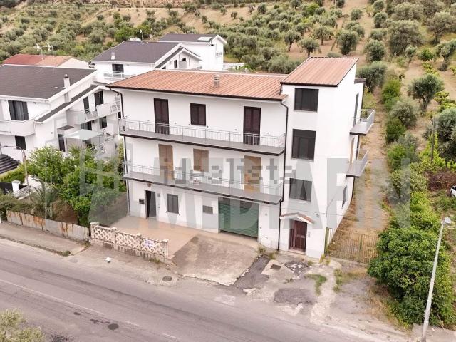 Villetta indipendente in vendita di 500 m² in Viale Europa Unita, 65