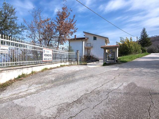Villetta indipendente in vendita di 500 m² in Contrada Bosco