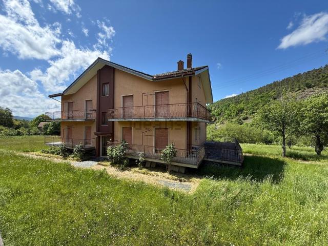 Villetta indipendente in vendita di 500 m² in Località Marrona, 12