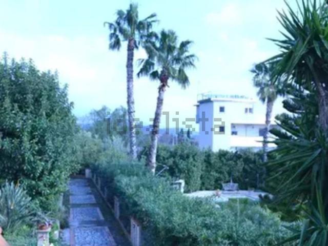 Villetta indipendente in vendita di 500 m² in Salita Larderia, 13