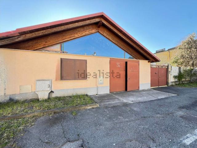 Villetta indipendente in vendita di 500 m² in Strada Vecchia Vercelli, 19