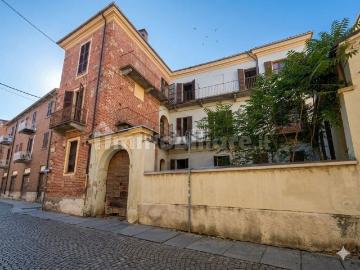 Villetta indipendente in vendita di 501 m² in Via Borgnini, 1