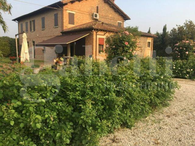 Villetta indipendente in vendita di 505 m² in Via Cella