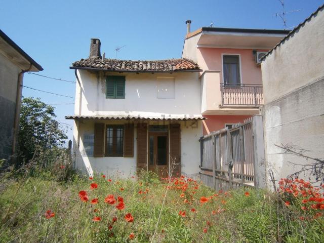Villetta indipendente in vendita di 50 m² in Via Da ristrutturare, giardino e rustico 12 km