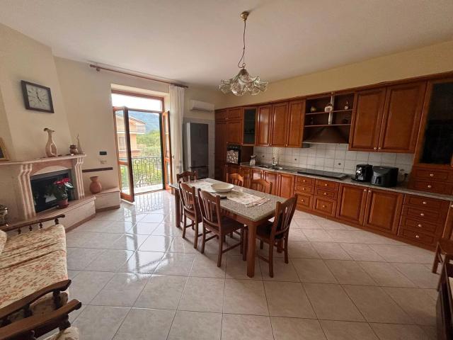 Villetta indipendente in vendita di 510 m² in Via Roma
