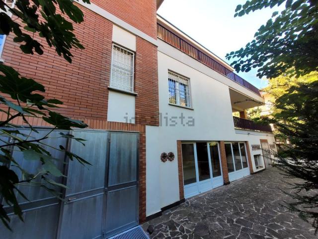 Villetta indipendente in vendita di 510 m² in Via Veneto