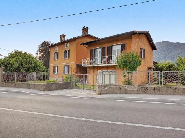 Villetta indipendente in vendita di 510 m² in Via Vittorio Veneto, 6